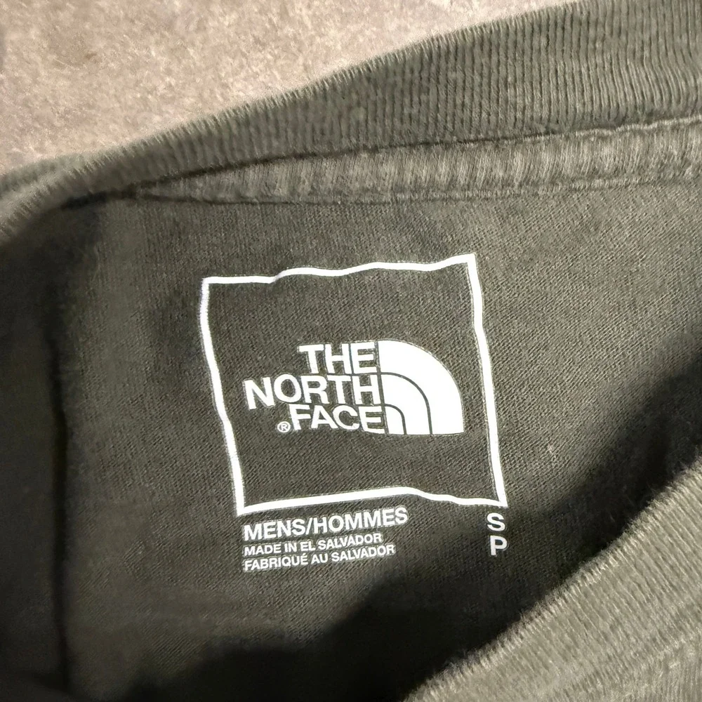 The North Face Mens Long Sleeve Graphic T-Shirt Olive Green Small Box Logo Tee